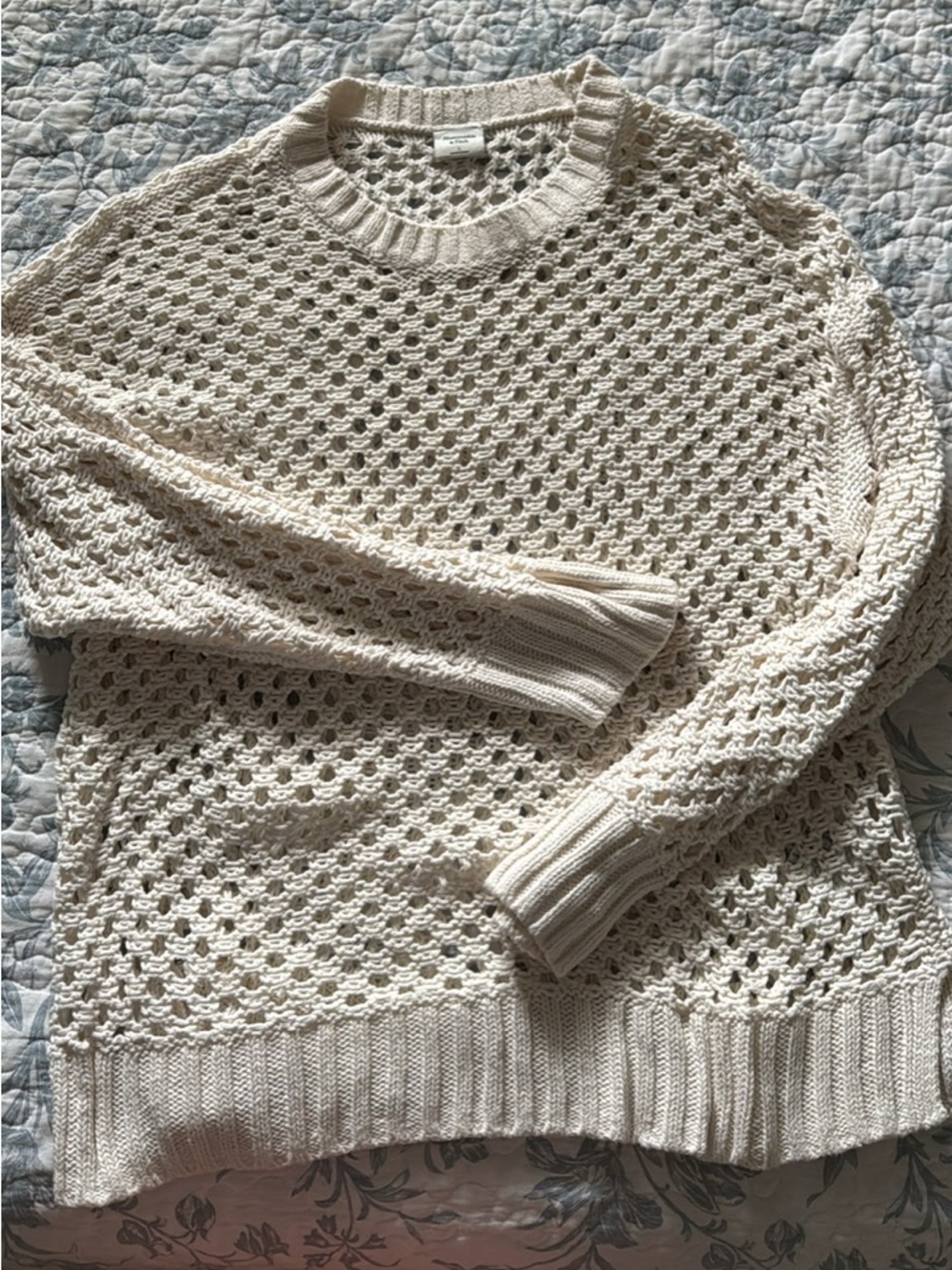 Abercrombie chunky crochet sweater L